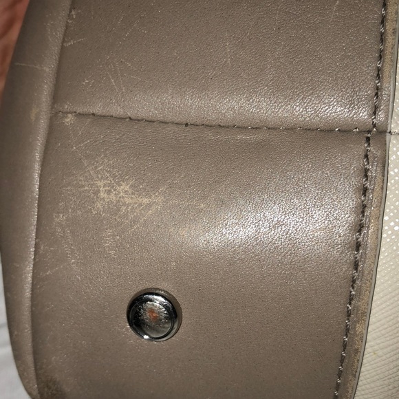 Tumi purse. 18in Wide x 10in tall - Picture 8 of 8